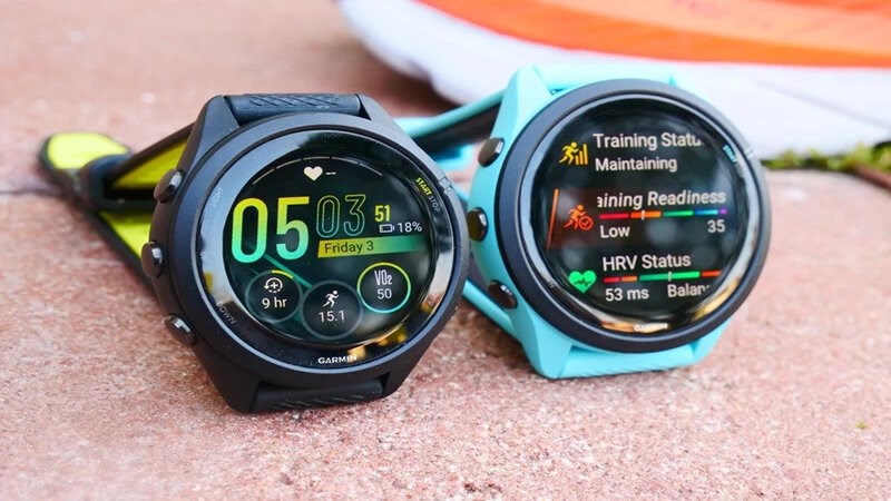 Cả 2 chiếc smartwatch của Garmin đều có thiết kế hiện đại, đẹp mắt Cả 2 chiếc smartwatch của Garmin đều có thiết kế hiện đại, đẹp mắt