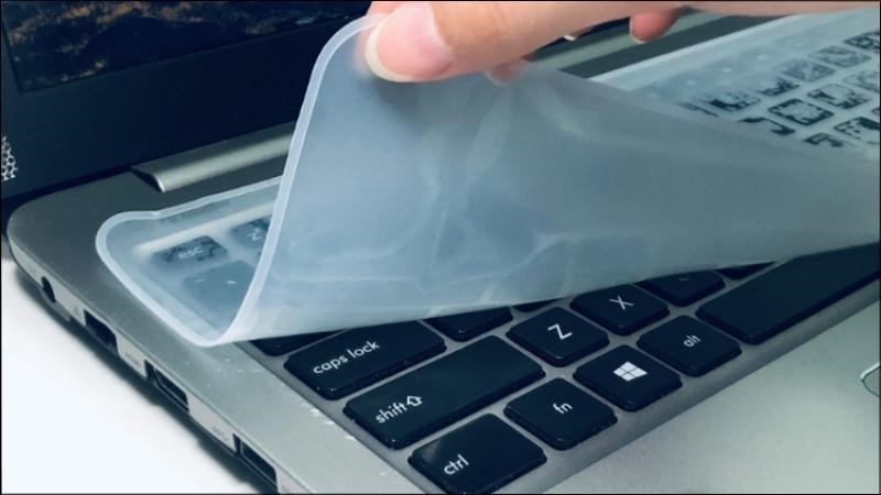 Lựa chọn các phụ kiện bảo vệ máy có tính năng kháng nước như vỏ bàn phím Lựa chọn các phụ kiện bảo vệ máy có tính năng kháng nước như vỏ bàn phím
