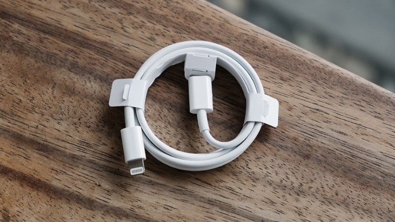 Sử dụng một d&acirc;y c&aacute;p USB kh&aacute;c để nhanh ch&oacute;ng khắc phục vấn đề