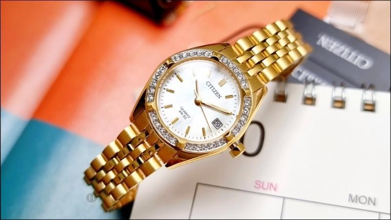 Phụ kiện đều được in t&ecirc;n logo v&agrave; t&ecirc;n thương hiệu một c&aacute;ch chỉn chu