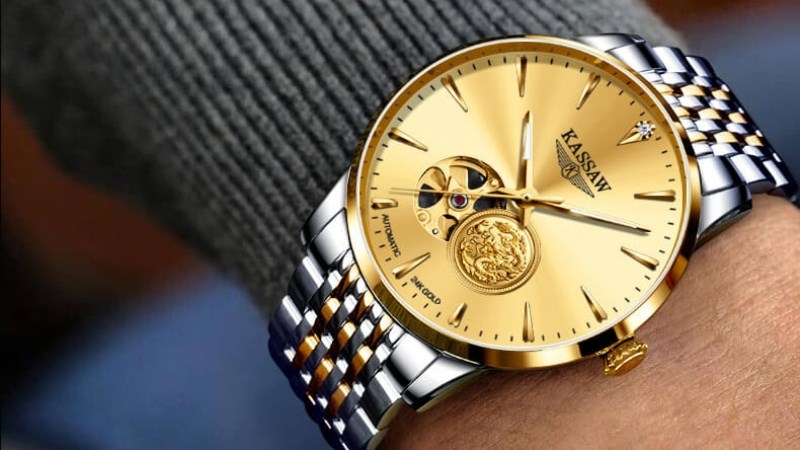 Thiết kế sang trọng, quý phái giúp tôn lên thần thái và khí chất của người dùng Thiết kế sang trọng, quý phái giúp tôn lên thần thái và khí chất của người dùng