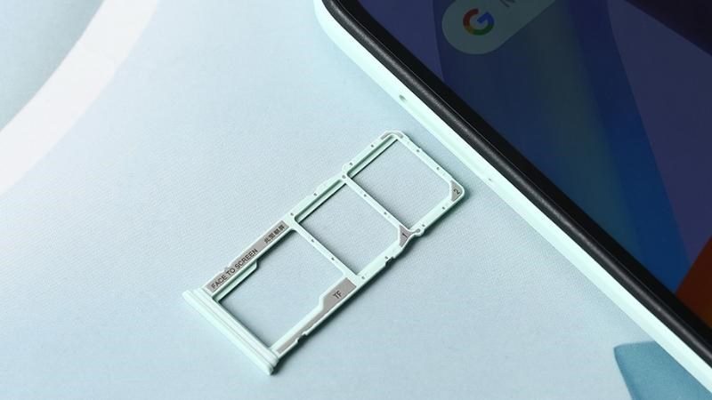 Trang bị khe cắm thẻ nhớ ngo&agrave;i để lưu trữ nhiều hơn