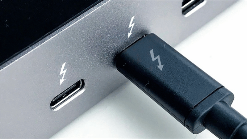 Thunderbolt 4 giúp truyền dữ liệu nhanh chóng và sạc nhanh hơn