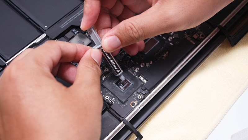 Keo tản nhiệt gi&uacute;p giảm nhiệt nhanh ch&oacute;ng trong khi quạt tản nhiệt kh&ocirc;ng hoạt động