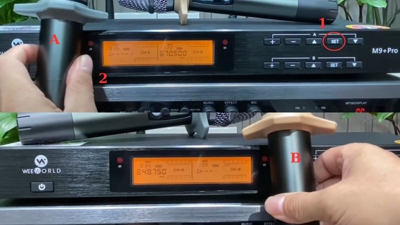 Cầm micro đặt mắt hồng ngoại đối diện với mắt hồng ngoại của đầu thu