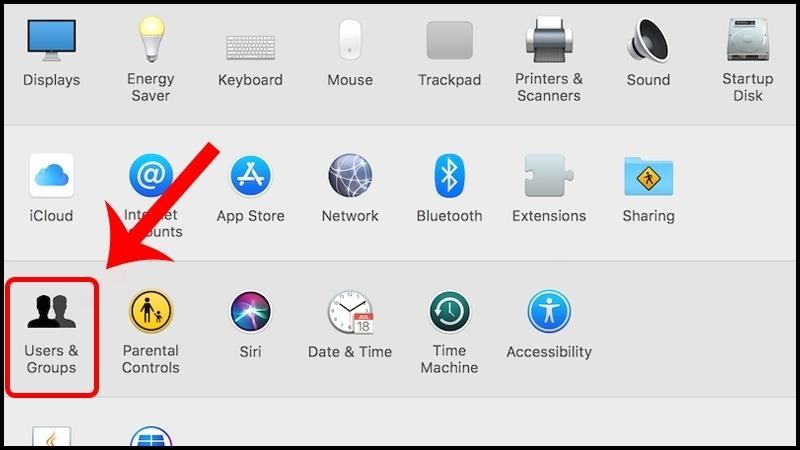 Sau đó cửa sổ System Preferences hiện lên, chọn Users & Group