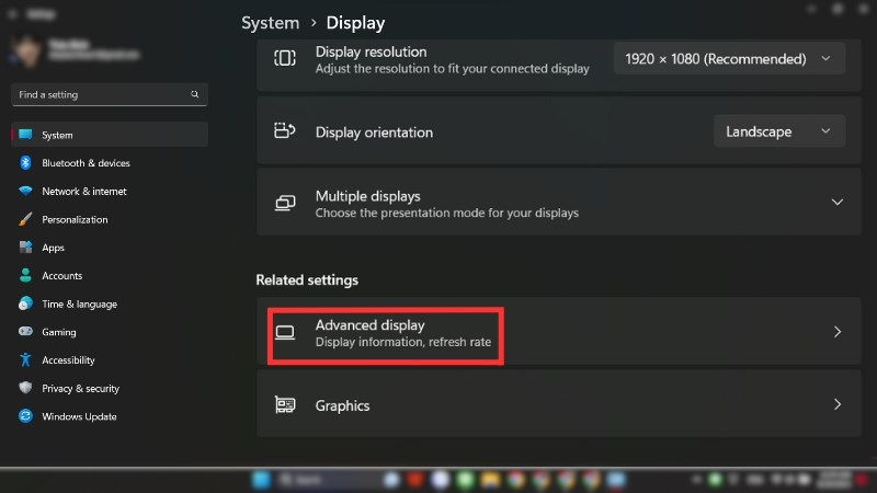 B&ecirc;n dưới mục Multiple displays ở khung b&ecirc;n phải, chọn tiếp Advanced display settings.