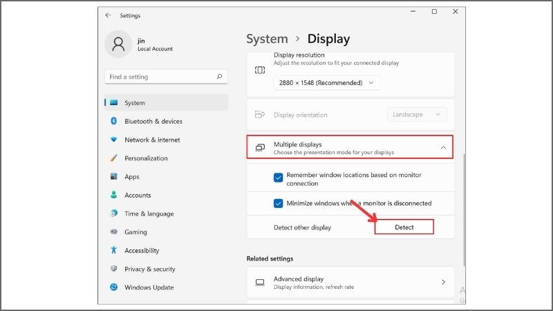 Mở phần Multiple displays > Chọn Detect