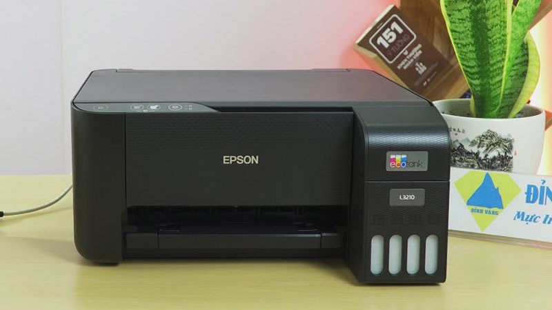 M&aacute;y In Phun M&agrave;u Đa Năng Epson EcoTank L3210 c&oacute; kiểu d&aacute;ng hiện đại, dễ d&agrave;ng bố tr&iacute; ở nhiều nơi