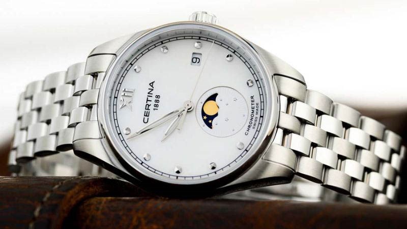 Đồng hồ trăng sao với thiết kế sang trọng v&agrave; lịch l&atilde;m