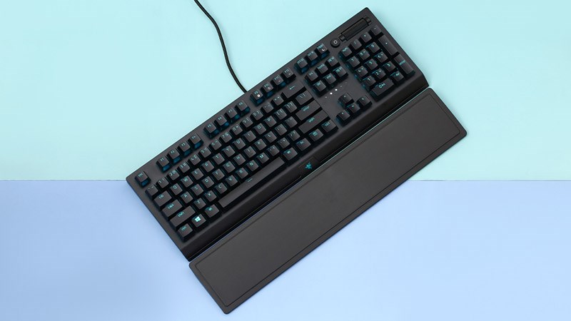 Bàn phím cơ có dây Gaming Razer BlackWidow V3 với bề mặt phủ sắc đen sang trọng