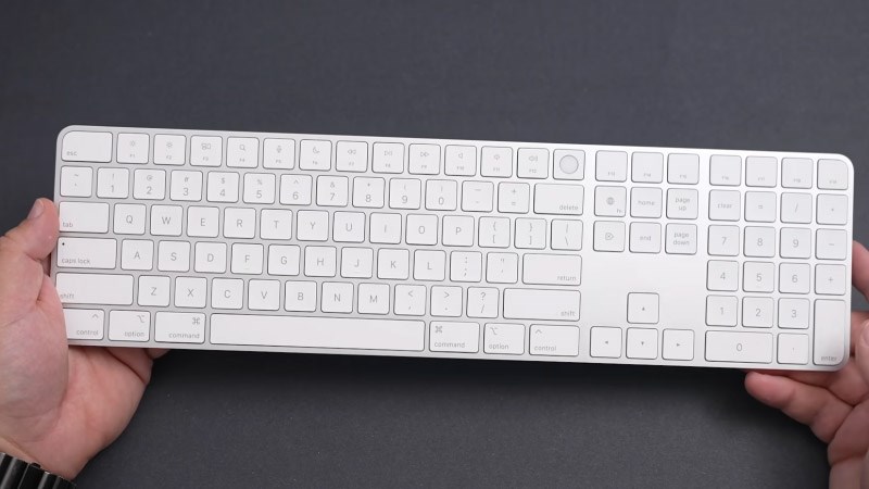 Bàn phím Magic Keyboard với Touch ID và Numeric Keypad Apple có thiết kế mỏng nhẹ