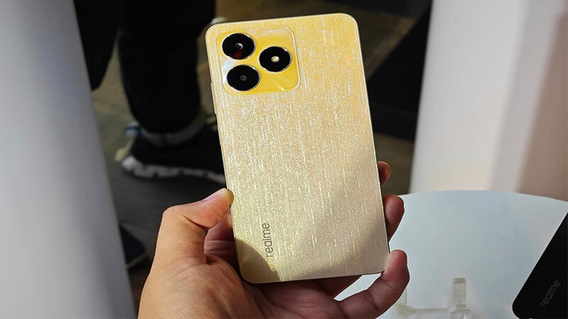 Cụm camera sau được thiết kế tương tự những chiếc iPhone cao cấp Cụm camera sau được thiết kế tương tự những chiếc iPhone cao cấp