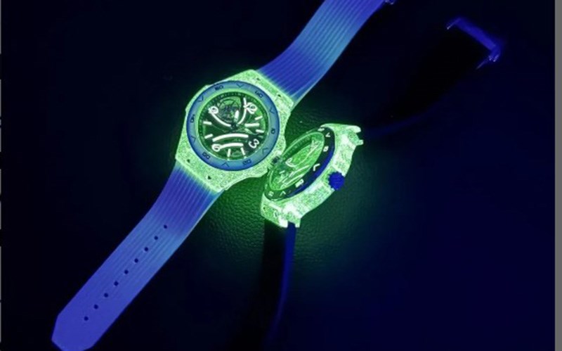 &Aacute;nh s&aacute;ng của phần dạ quang sẽ gi&uacute;p quan s&aacute;t dễ d&agrave;ng