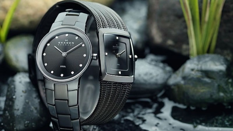 Skagen sở hữu nhiều mẫu đồng hồ với h&igrave;nh thức đ&iacute;nh đ&aacute; b&ecirc;n ngo&agrave;i th&uacute; vị, độc lạ