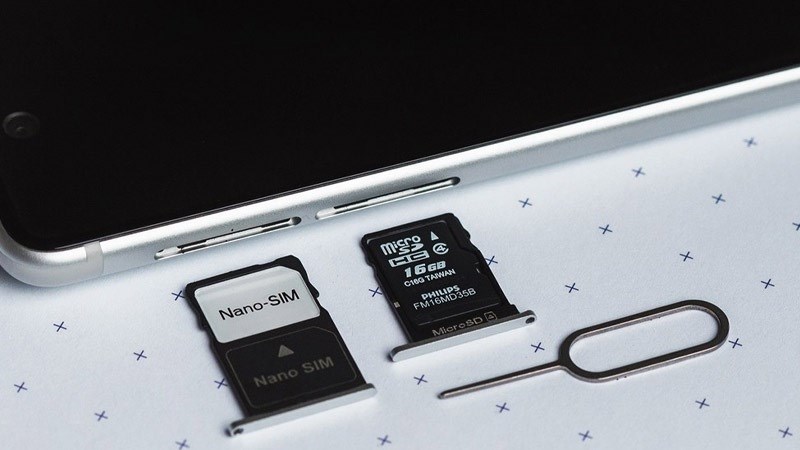 Có thể mở rộng thông qua khe cắm thẻ nhớ MicroSD lên đến 1TB Có thể mở rộng thông qua khe cắm thẻ nhớ MicroSD lên đến 1TB