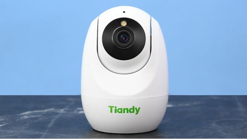 Camera Tiandy sở hữu kiểu thiết kế thuôn dài giúp tiết kiệm diện tích