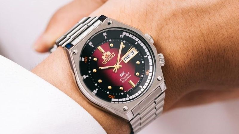 Orient SK RA-AA0B02R19B có khả năng chống nước lên tới 5 ATM Orient SK RA-AA0B02R19B có khả năng chống nước lên tới 5 ATM