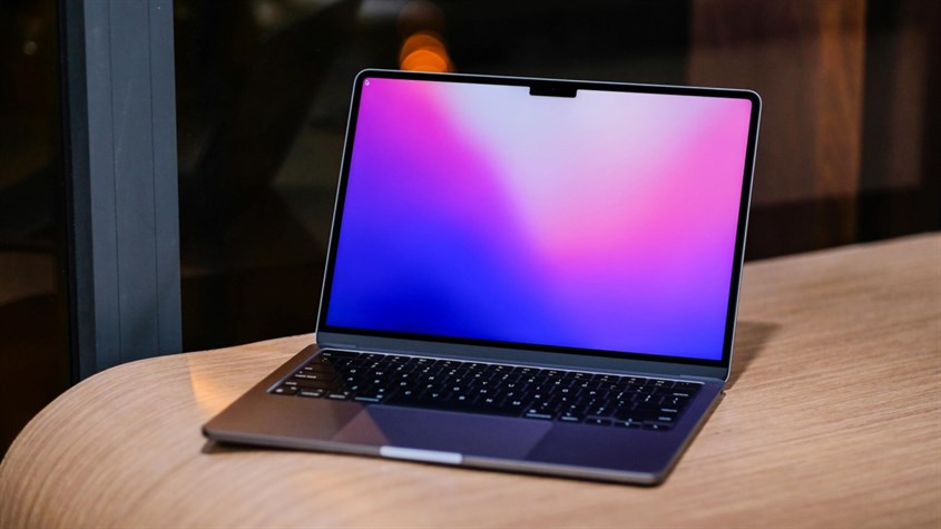MacBook Air 15 inch l&agrave; chiếc laptop mỏng nhất thế giới hiện nay