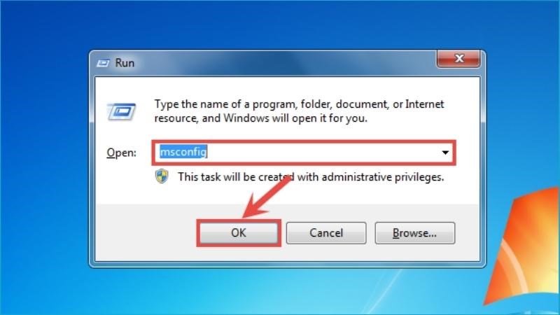 Nhấn Windows + R > Tại &ocirc; Open, nhập từ kh&oacute;a msconfig > Nhấn OK