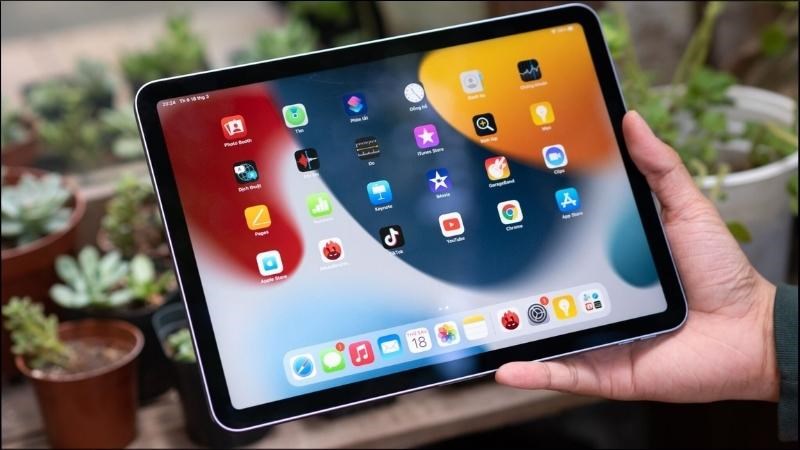 Nên thay pin khi iPad có dấu hiệu pin tụt nhanh, giật lag liên tục