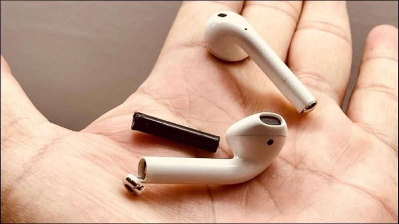 Khắc phục lỗi bằng c&aacute;ch trực tiếp thay pin cho tai nghe