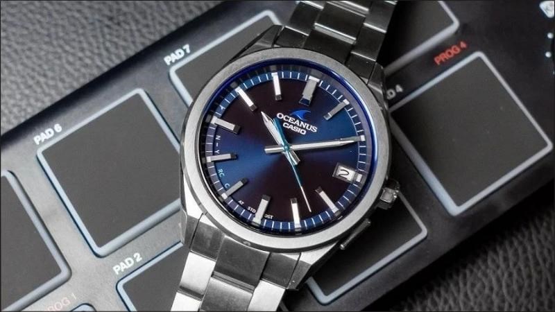 Casio Oceanus c&oacute; vẻ ngo&agrave;i lịch l&atilde;m v&agrave; sử dụng c&aacute;c chất liệu cao cấp để chế t&aacute;c