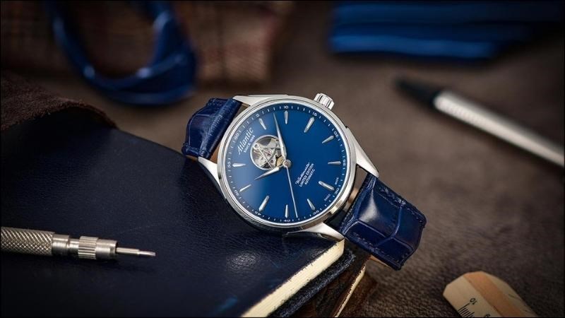 Đồng hồ phi&ecirc;n bản giới hạn được chế t&aacute;c tinh xảo, tỉ mỉ v&agrave; c&ocirc;ng phu