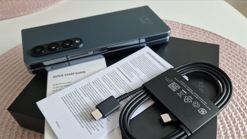 Samsung Z Fold5 v&agrave; Z Fold4 được trang bị bộ xử l&yacute; cao cấp c&ugrave;ng hai phi&ecirc;n bản bộ nhớ lớn