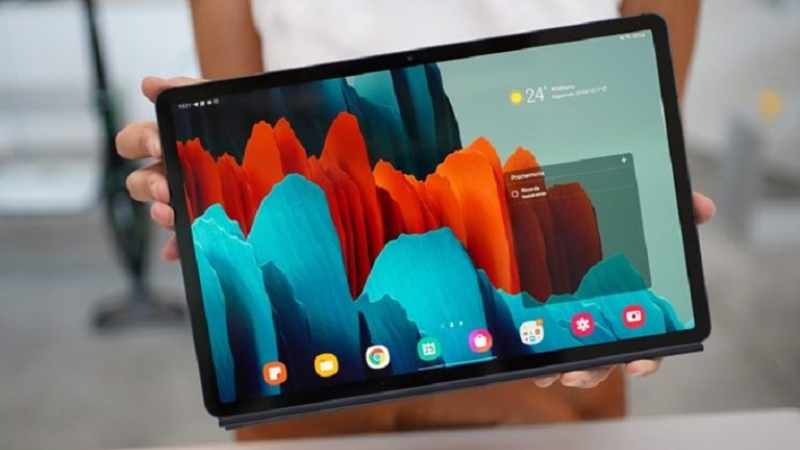 z Galaxy Tab S9 Plus năm nay có phiên bản 12GB RAM và 512GB ROM.
