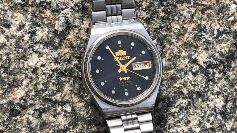 T&ugrave;y theo mẫu m&agrave; đồng hồ sẽ c&oacute; mức gi&aacute; kh&aacute;c nhau