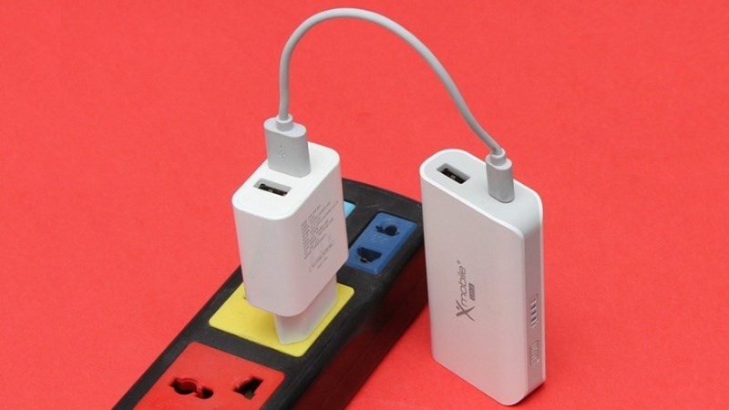 Sau khi reset c&acirc;̀n nạp đ&acirc;̀y lại sạc dự phòng sau đó sử dụng bình thường 