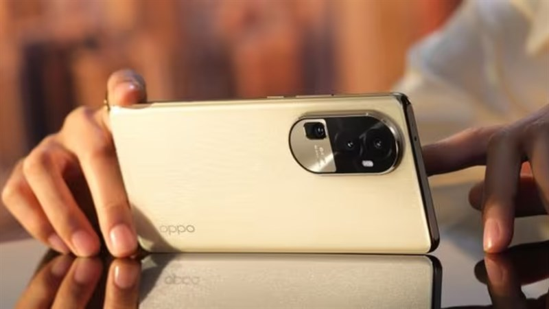 OPPO Reno10 Pro+ 5G v&agrave; OPPO Reno10 5G đều được trang bị camera trước l&ecirc;n đến 32MP