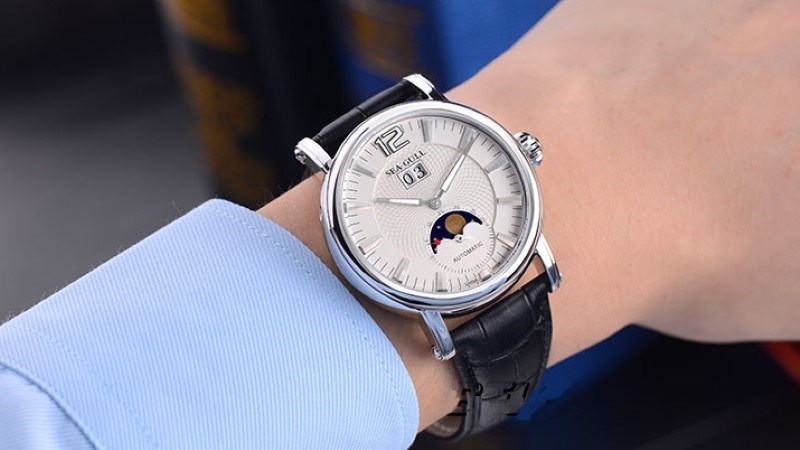 Seagull M308S l&agrave; mẫu đồng hồ cổ điển với t&iacute;nh năng chronograph v&agrave; tự l&ecirc;n d&acirc;y c&oacute;t