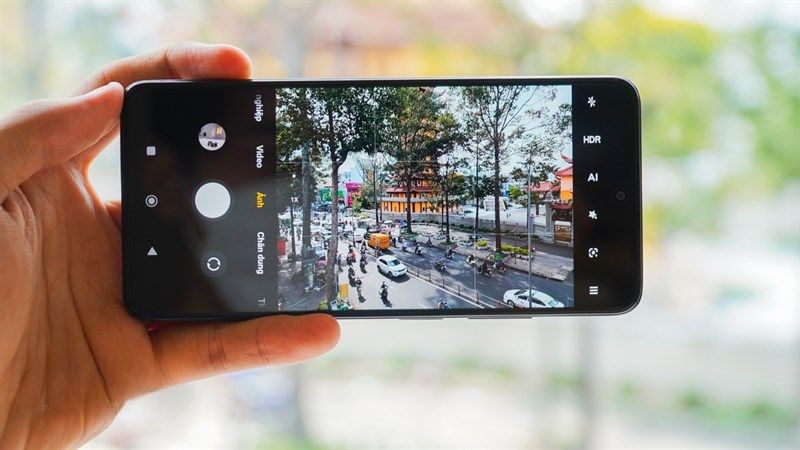 H&ecirc;̣ th&ocirc;́ng camera trước và sau ch&acirc;́t lượng với khả năng quay chụp &acirc;́n tượng