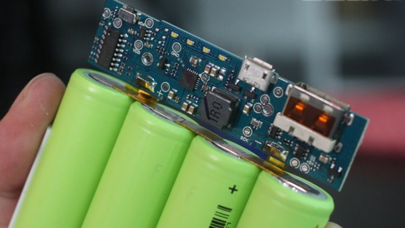 Baseus c&ograve;n t&iacute;ch hợp nhiều t&iacute;nh năng bảo vệ đạt chuẩn thế giới