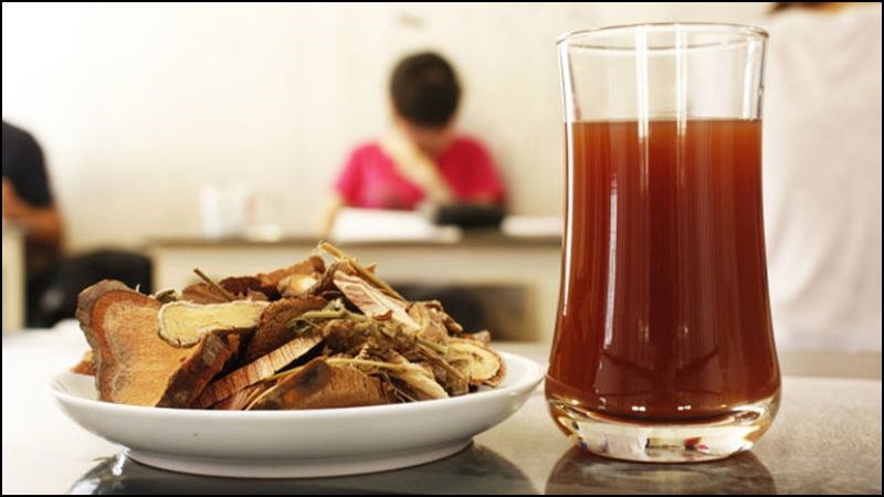 Bài thuốc ngâm rượu từ kê huyết đằng