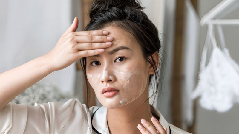 Một tuần chỉ nên tẩy tế bào từ 1 đến 2 lần để hạn chế làm mất lớp dầu bảo vệ của da