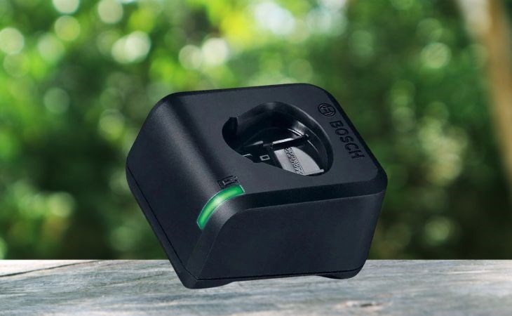 Nên mua sạc GAL Bosch 12V-20 12V 2 Ah chính hãng để đảm bảo máy khoan pin vận hành ổn định