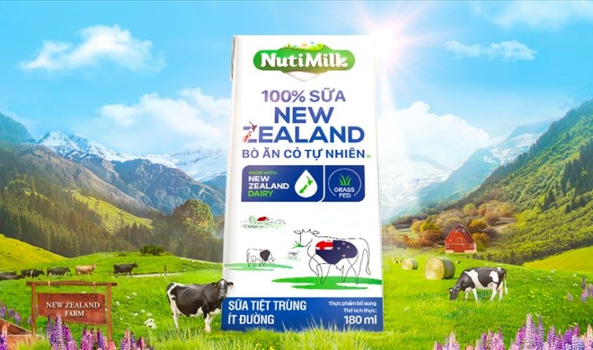 Lốc 4 hộp sữa tiệt trùng Nutimilk New Zealand ít đường 180 ml (từ 1 tuổi)