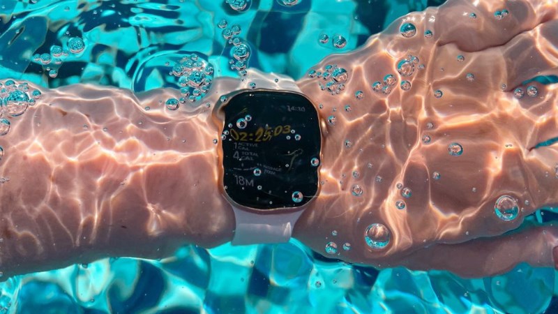 Khi bị ngấm nước Apple Watch c&oacute; thể bị ảnh hưởng