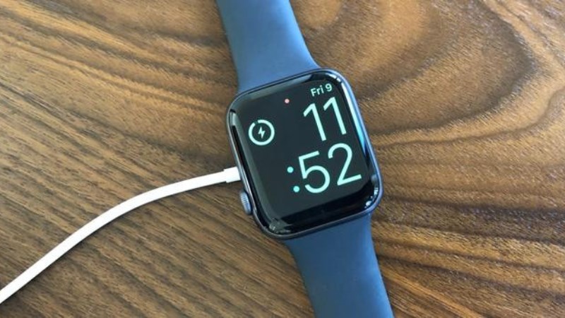 Vui l&ograve;ng cắm sạc cho Apple Watch v&agrave; kiểm tra lại bộ sạc