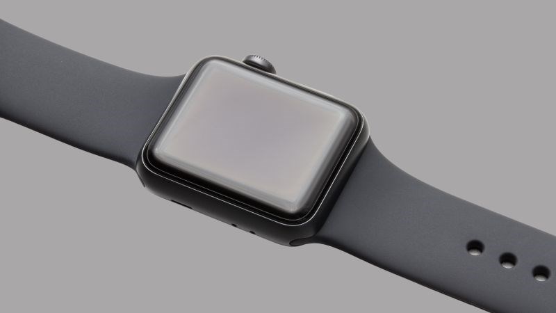 Sử dụng miếng d&aacute;n m&agrave;n h&igrave;nh sẽ bảo vệ tốt cho mặt k&iacute;nh Apple Watch