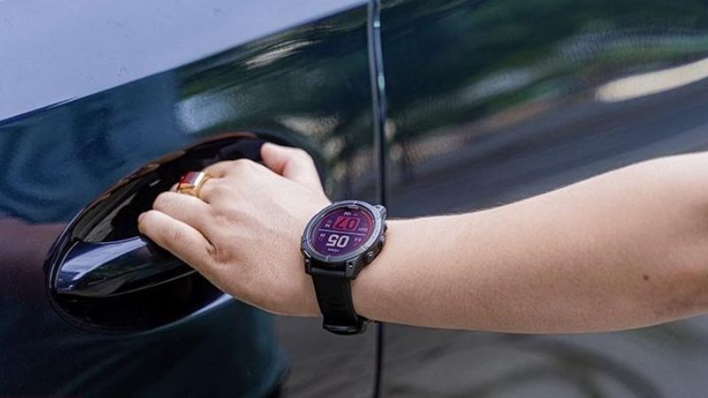 Garmin Fenix 7 Pro Solar Titanium được trang bị c&aacute;c t&iacute;nh năng theo d&otilde;i sức khỏe