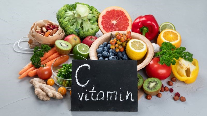 Vitamin C có nhiều trong các loại quả họ cam