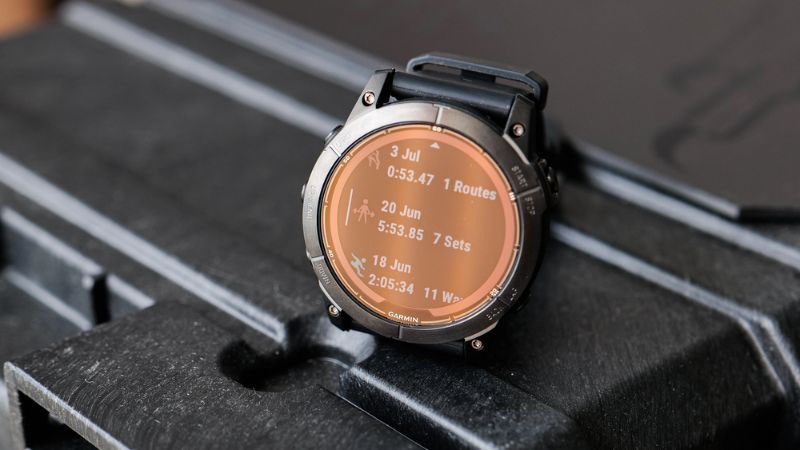 Đồng hồ thông minh Garmin Fenix 7 Pro Solar Titanium cứng cáp và bền bỉ