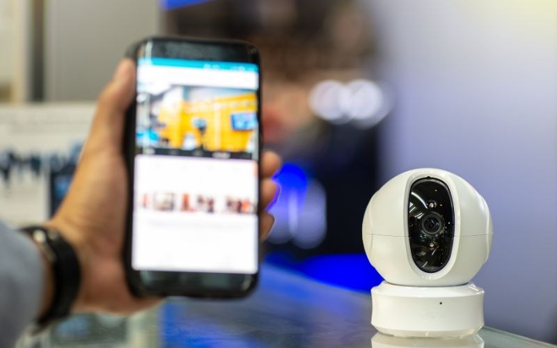 Camera IP quan sát không gian từ xa bất cứ lúc nào dù ở bất kỳ nơi đâu vô cùng tiện ích Camera IP quan sát không gian từ xa bất cứ lúc nào dù ở bất kỳ nơi đâu vô cùng tiện ích