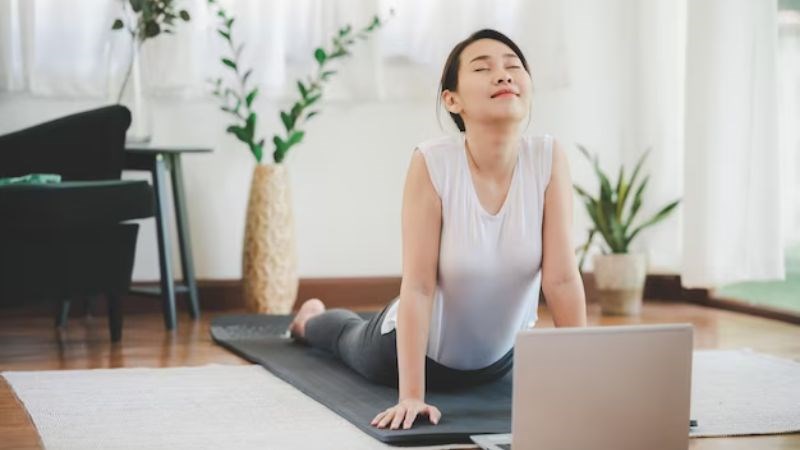 Bạn nên tập luyện thể thao mỗi ngày để cái thiện tình trạng máu kinh ít