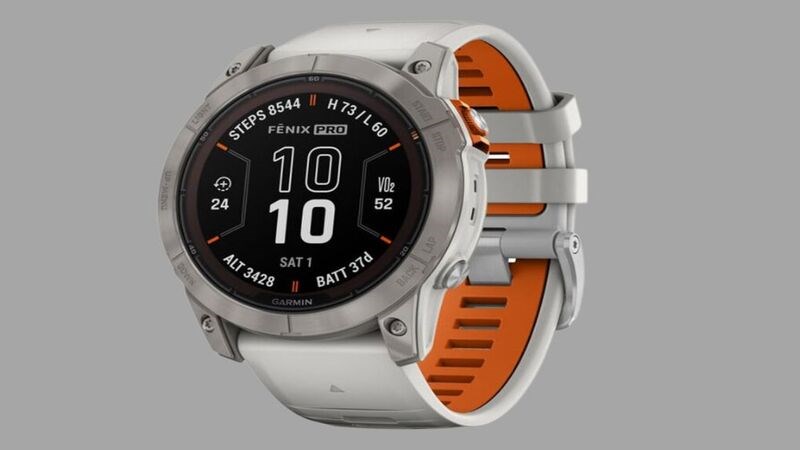 Đồng hồ được trang bị nhiều t&iacute;nh năng thể thao cao cấp 