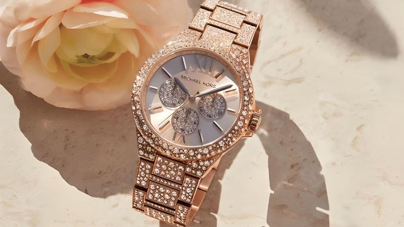 z Đồng hồ Michael Kors có mức giá vô cùng hợp lý